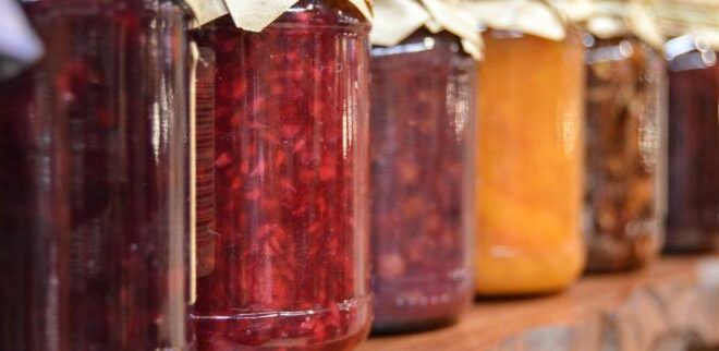 De-stink your Glass Jars with these Super easy Hacks